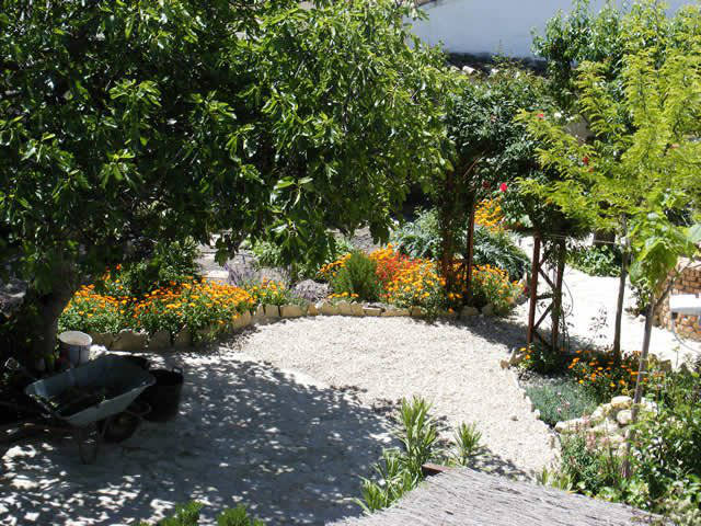 Quiet places in the garden / Zonas tranquilas en el jardín