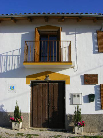 Our front door / La puerta principal