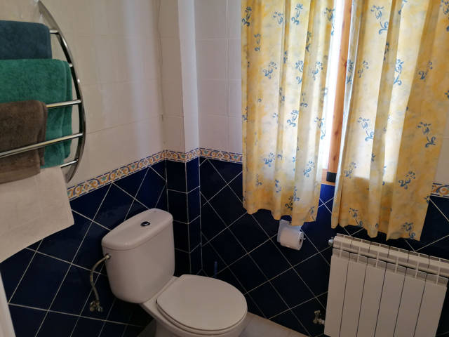 La Higuera bathroom en suite / La Higuera cuarto de baño en suite