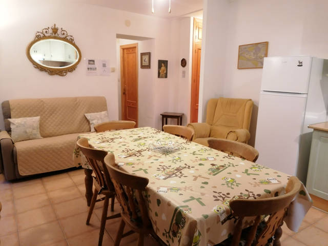 kitchen + dining area / cocina y comedor