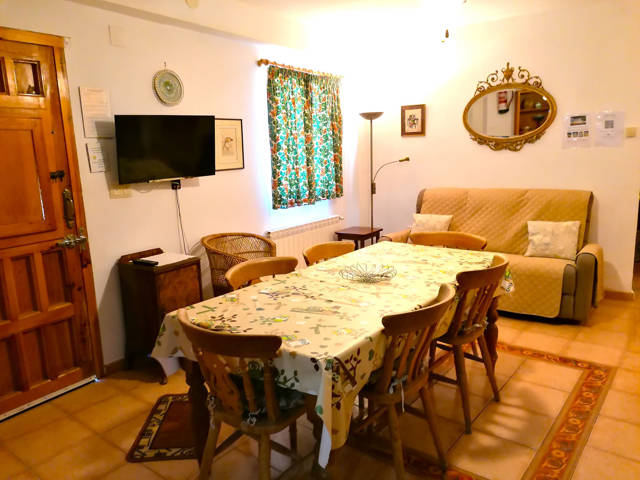 kitchen + dining area / cocina y comedor